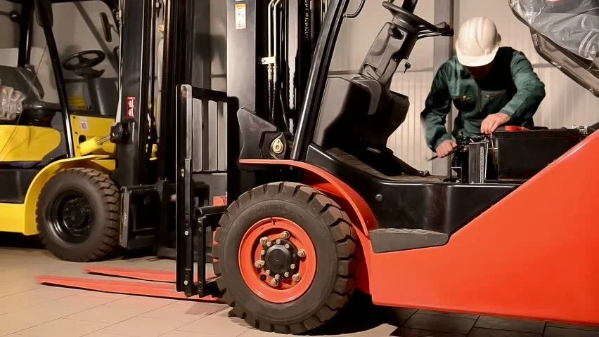 SWL Forklift Services in Kuwait: Excellence in Lifting Solutions