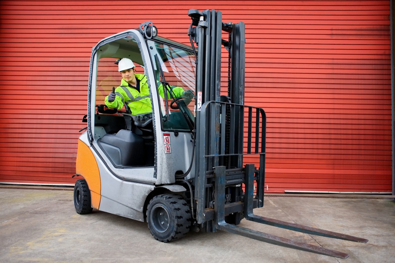 Comprehensive Forklift Operator Services in Kuwait: Ensuring Efficiency and Safety