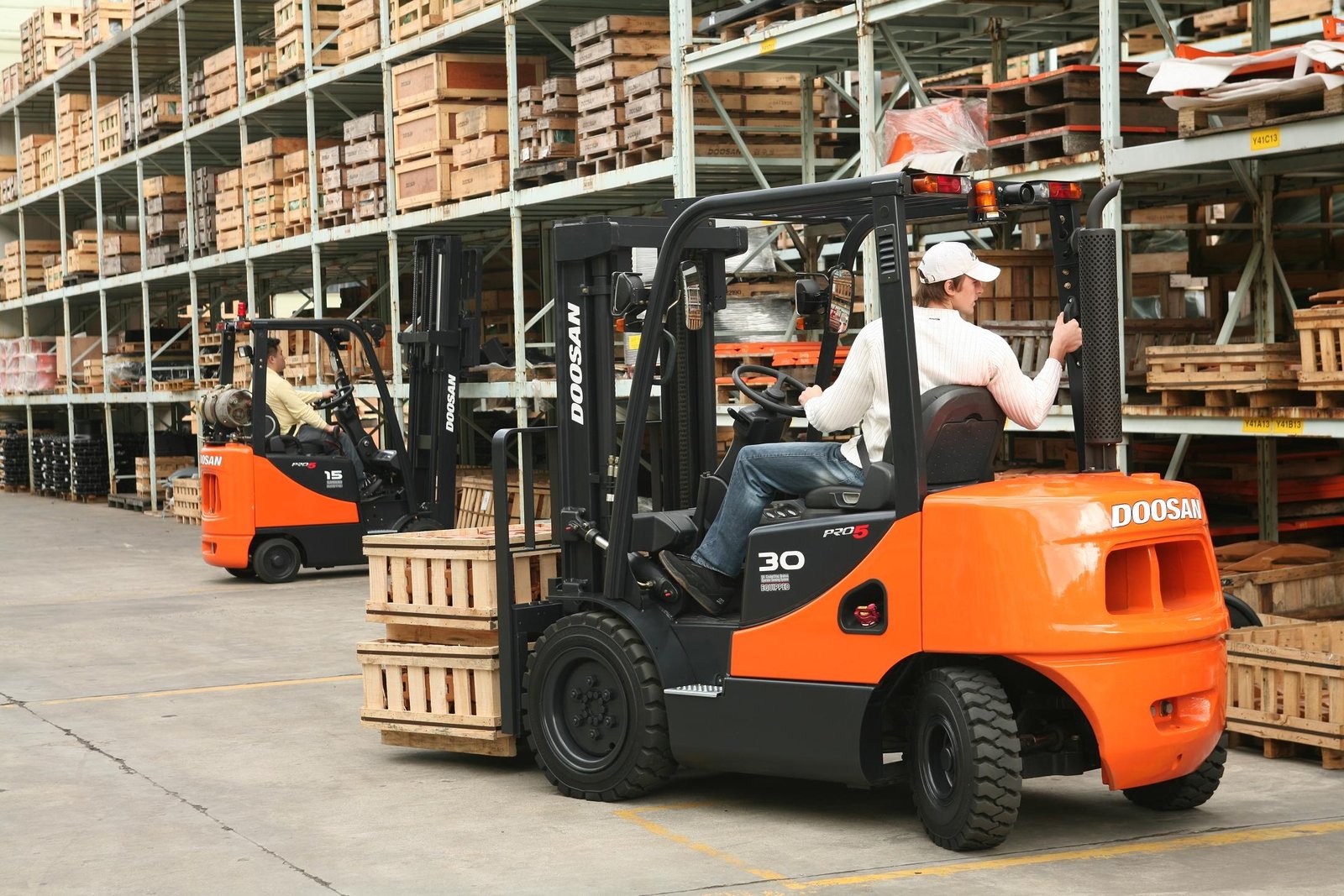 Comprehensive Forklift Operator Services in Kuwait: Ensuring Efficiency and Safety